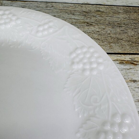 Tabletops VINEYARD Embossed Grape Vines Ceramic Oven Safe Dinner Plates Set of 5 - Picture 16 of 16